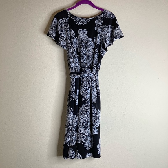 Elle Black and White SS Belted Dress OX - Picture 2 of 5